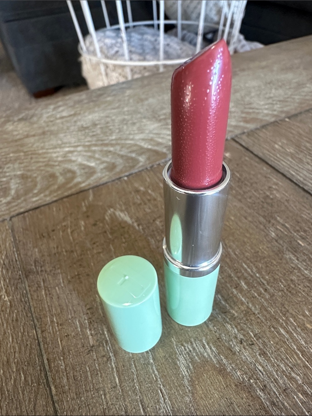 Clinique Different Lipstick 44 Different Grape Full Size NWT